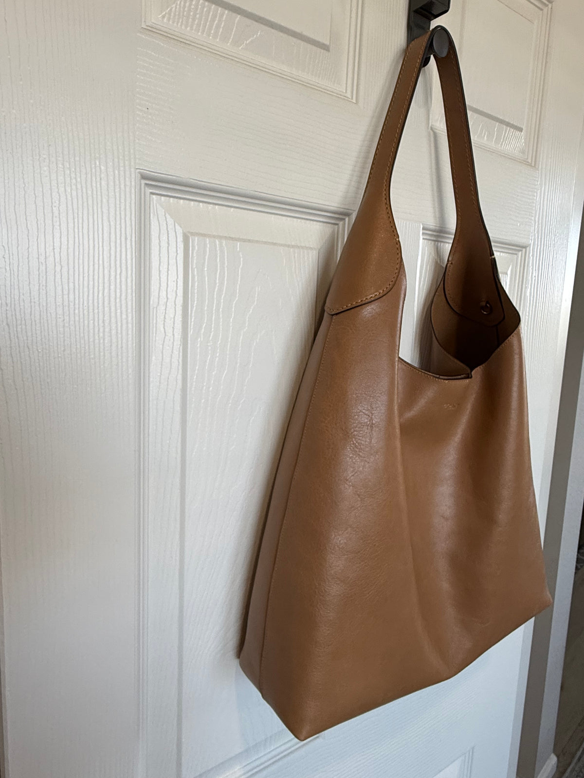 Pre-Loved Coach Brooklyn 39 Hobo Bag in Natural Grain Leather | Style CU044
