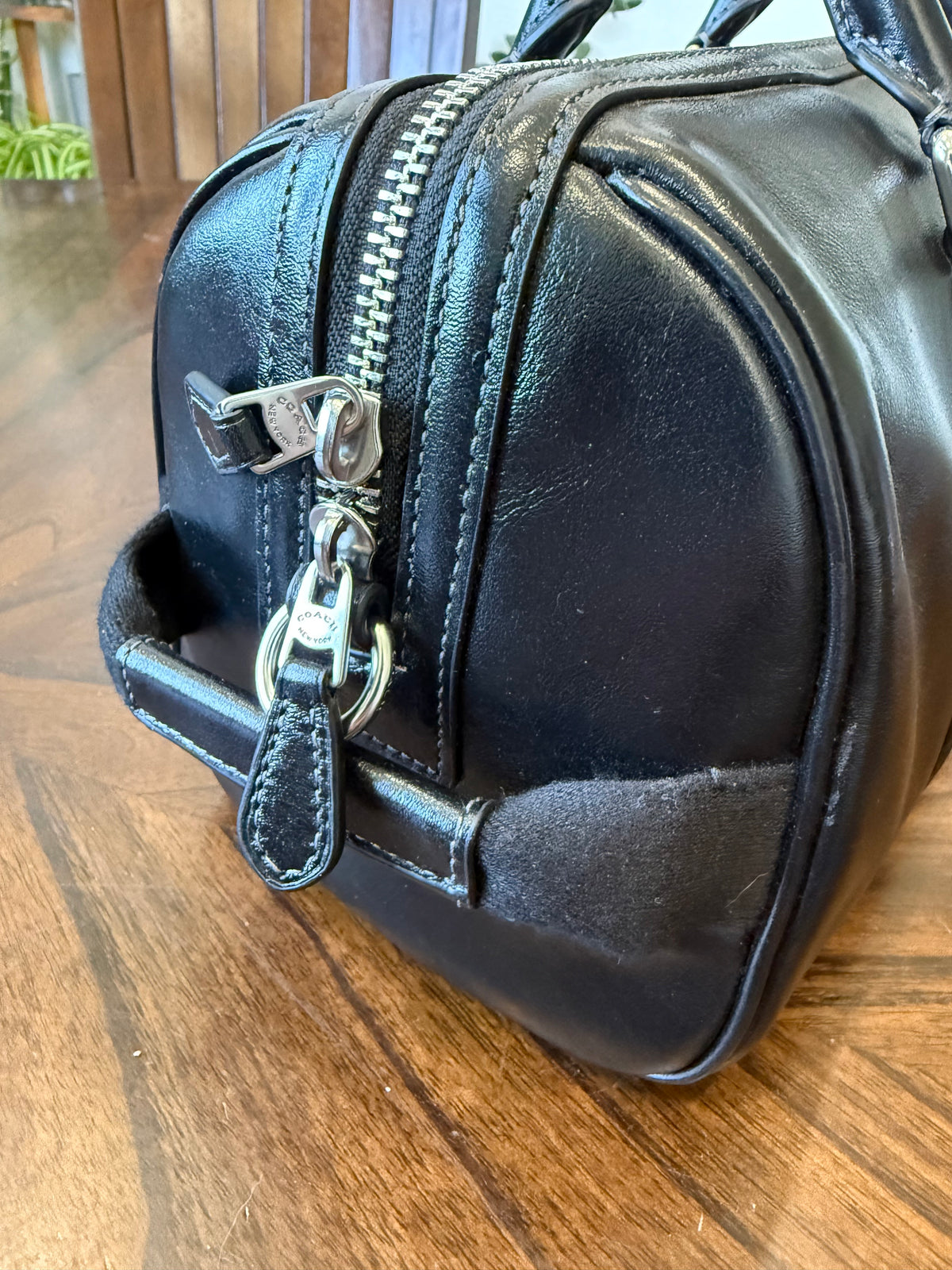 Ships 10.13.26 Pre-Loved Never Carried Coach Venturer 27 Black Leather