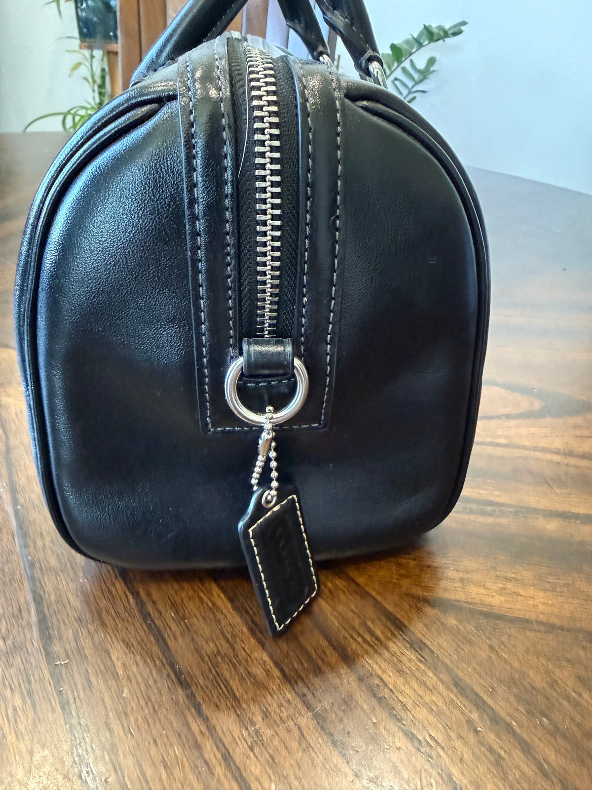 Ships 10.13.26 Pre-Loved Never Carried Coach Venturer 27 Black Leather