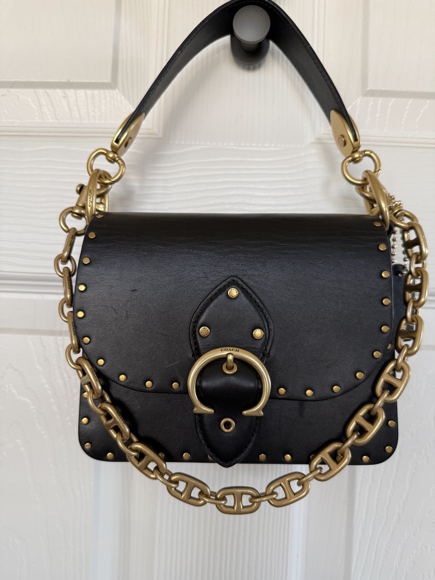 Coach Beat Shoulder Bag 18 with Rivets – Black Glovetanned Leather | Style 4600