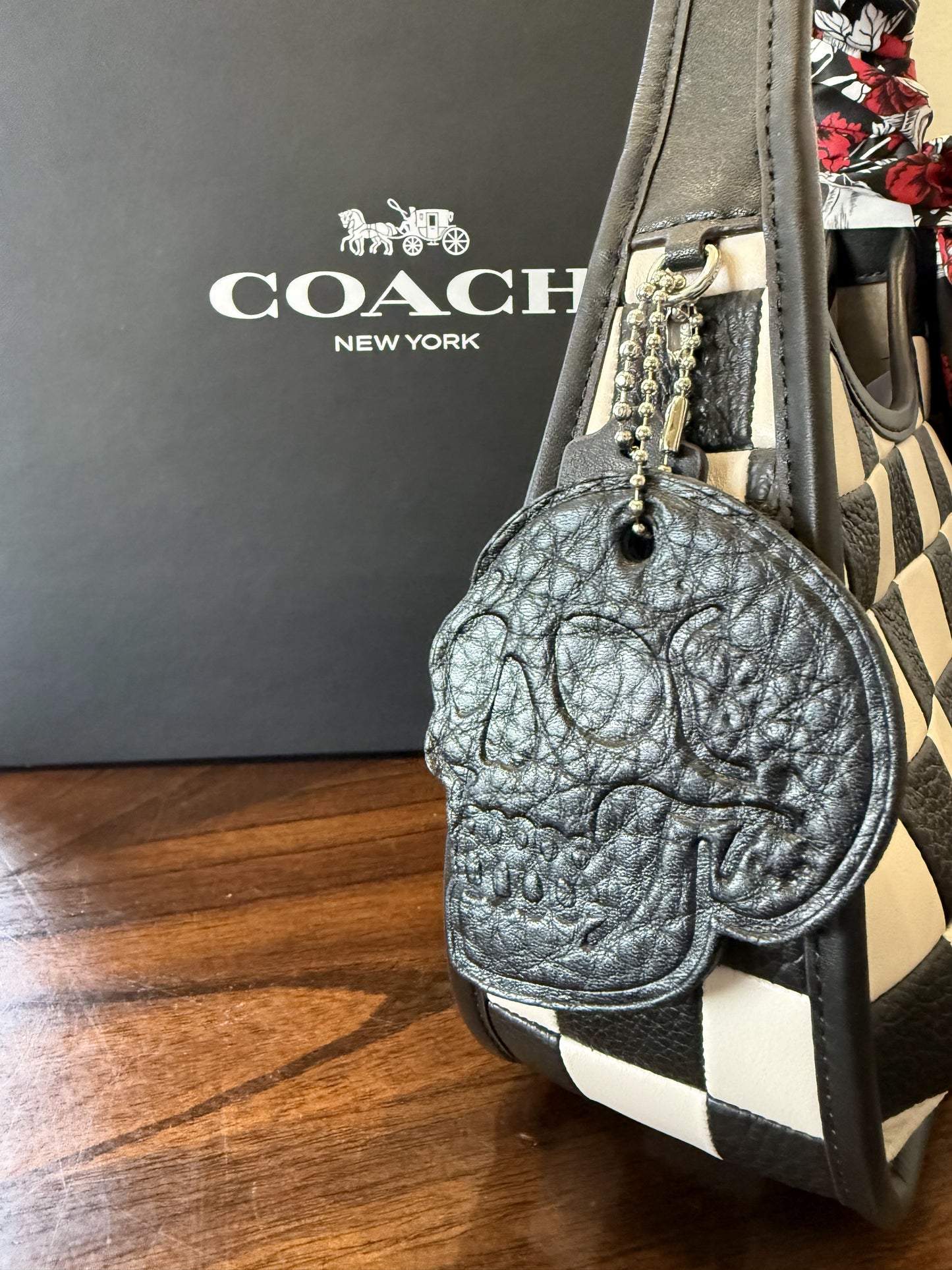 Coachtopia Checkerboard Ergo Bag – Black & White with Skull & Roses Twilly + upcrafted KMM Skull Charm