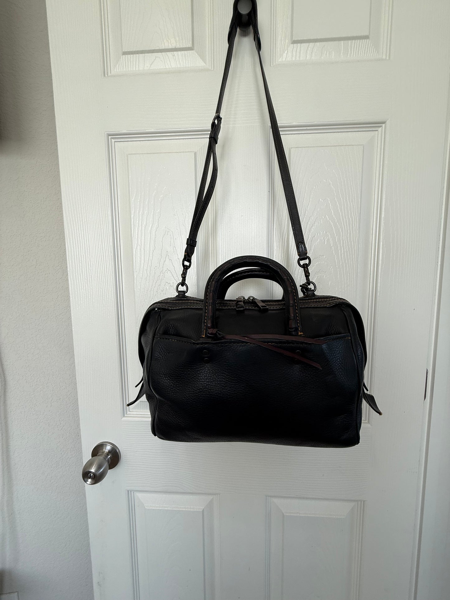 Coach Rogue Satchel 1941 – Black Glove-tanned Pebble Leather Pre-loved
